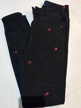 GAP black floral embroidered high rise universal legging jeans